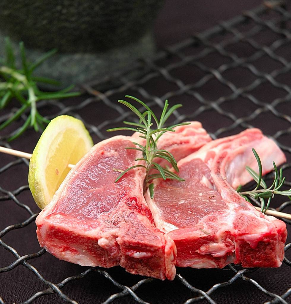 Kotelet Varkenskoteletten met tijm en rozemarijn - Big Green Egg Recepten